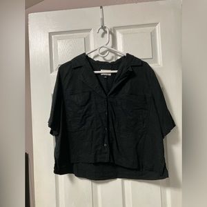 Oversized linen short sleeve collar button crop top